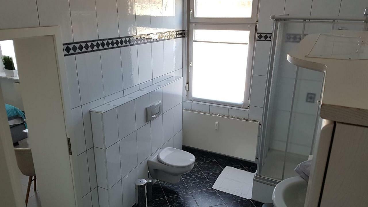 Zimmervermietung Muelheim Мильгейм-на-Руре Экстерьер фото